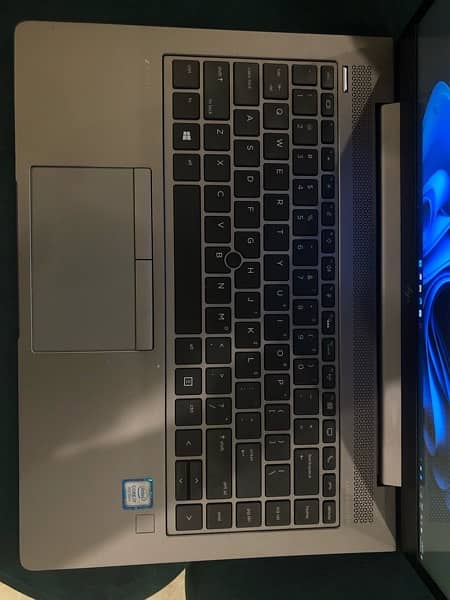 Hp zbook 14u G5 i7 8gen (graphic card) 1