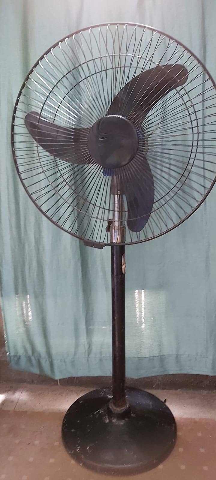 pedestal DC 12 volt fan 1