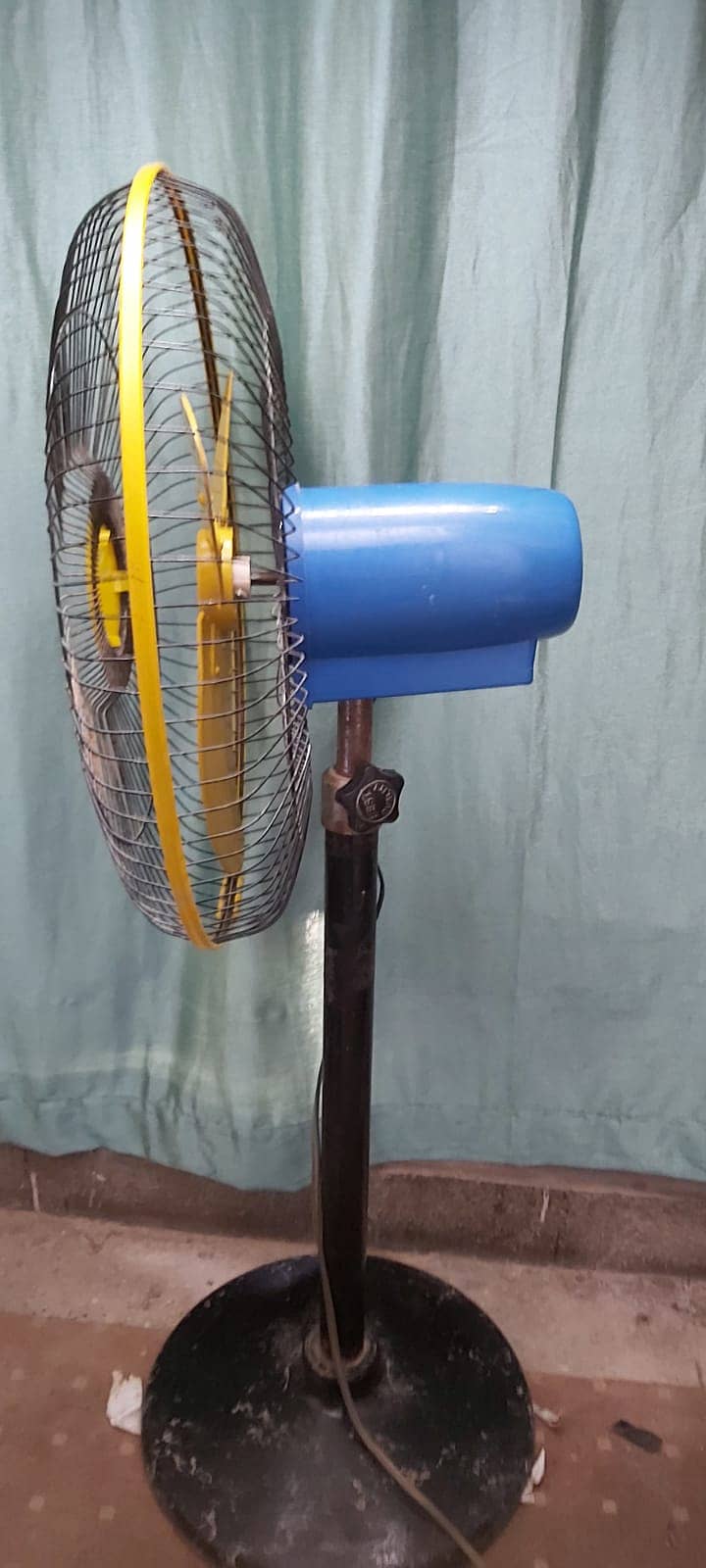 pedestal DC 12 volt fan 4