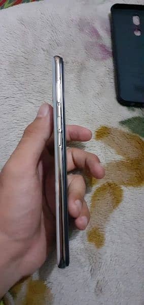 oppo f11 8;256 3