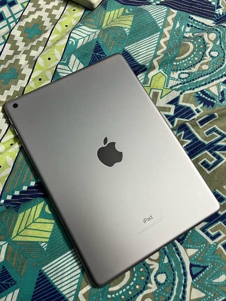 Apple Ipad 6th generation (10/10) 4