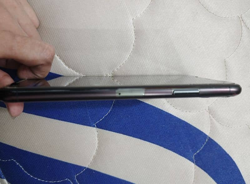 iphone 11 pro Max New condition 2