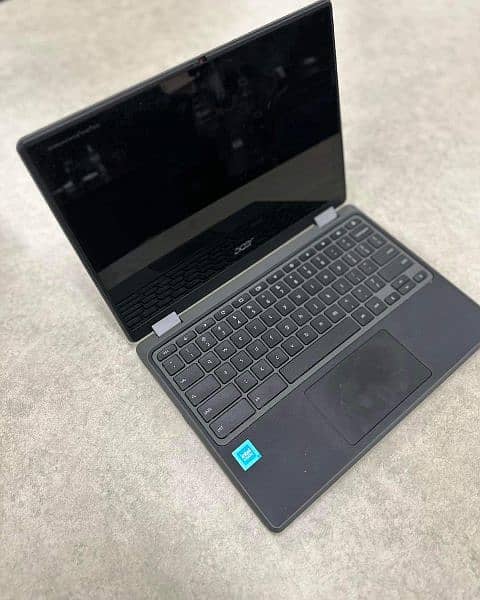 Accer Laptop 4 Gb 128 GB SSD 1