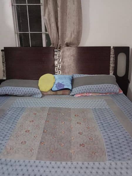 Bed set complete with side tables divider Almirah and dressing 1
