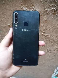 Infinix s4