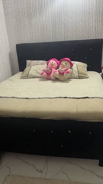 bed fairly used 1 month 0