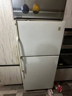 Genral electrics fridge and freezer 0