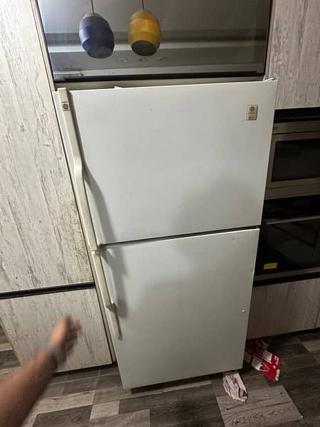 Genral electrics fridge and freezer 1