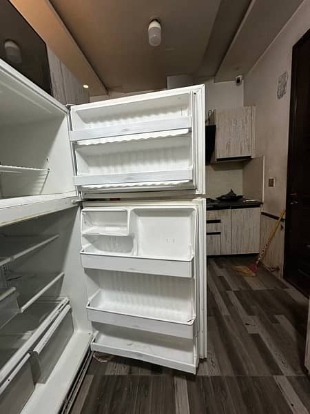 Genral electrics fridge and freezer 2