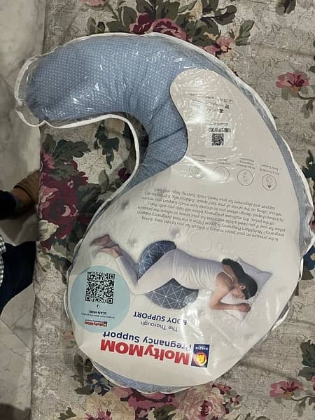 pregnancy pillow moltymom 0