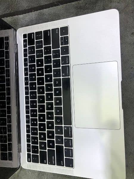 apple MacBook air 2019,13 inches,256gb,8 gb 10/10 2