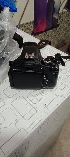 CANON DSLR CAMERA 10/10 CONDITION 3