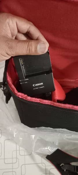 CANON DSLR CAMERA 10/10 CONDITION 7