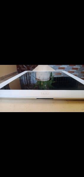 Apple iPad 16GB WiFi - Excellent Condition! 4