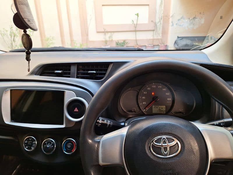 Toyota Vitz 2016 10