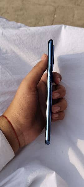 vivo v21e with full box 4