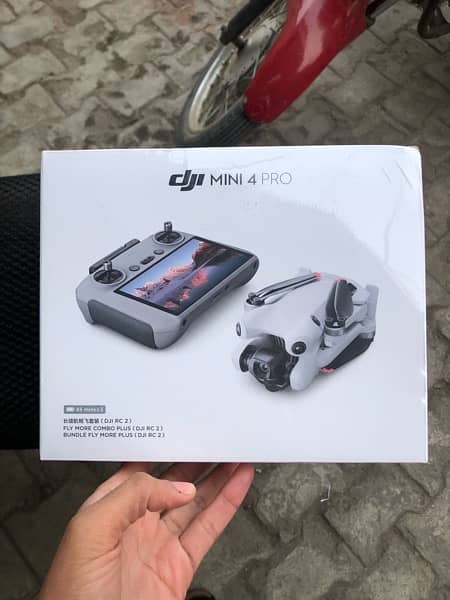 DJI Mini 4 Pro with Combo 0
