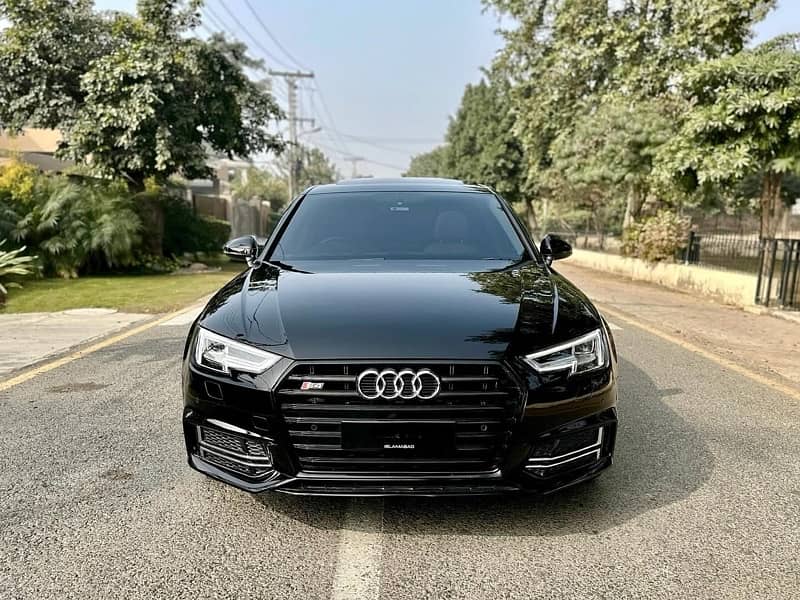 Audi A4 2017 0