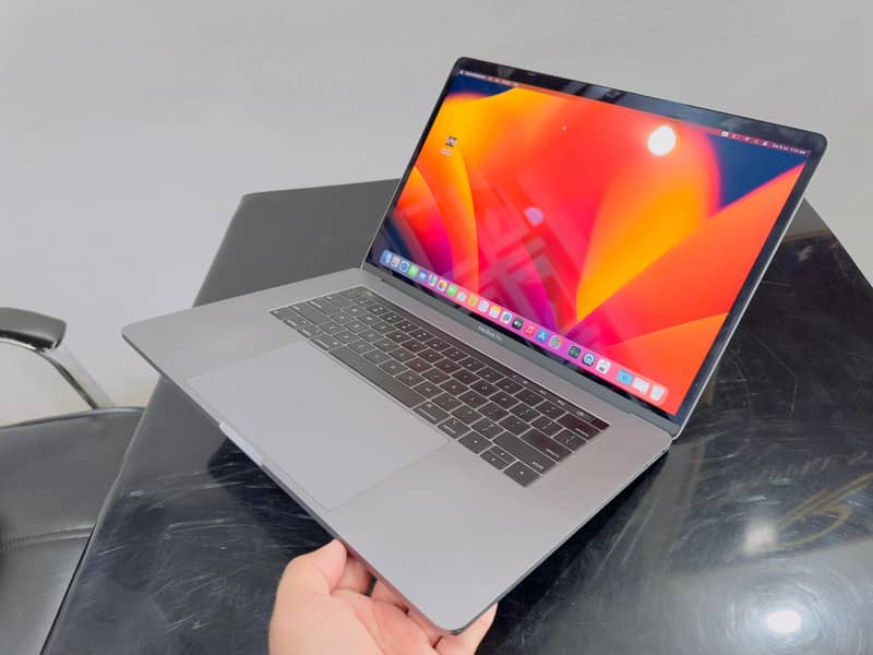 Apple Macbook pro 2019 core i7 2
