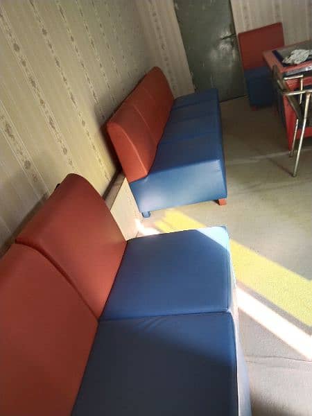 7bseats sofa 2