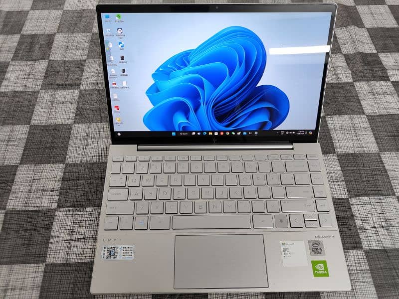 HP Envy 13 i5 10th gen 8/512 Beautiful Slim and lightweight laptop 2