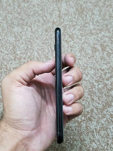 Iphone 7 128 gb jet black pta approved 4