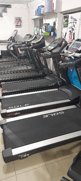 Life Fitness USA Import Treadmill Machine 03074776470 6