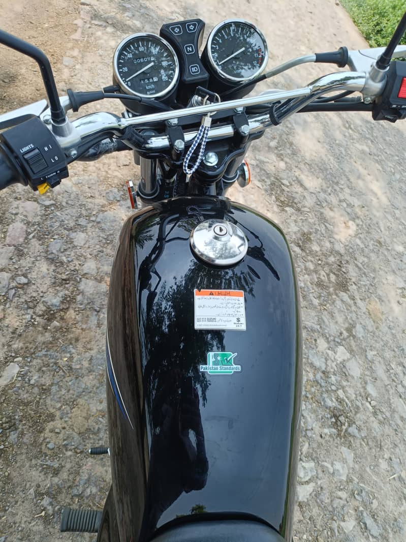 Suzuki GS 150 2024 5