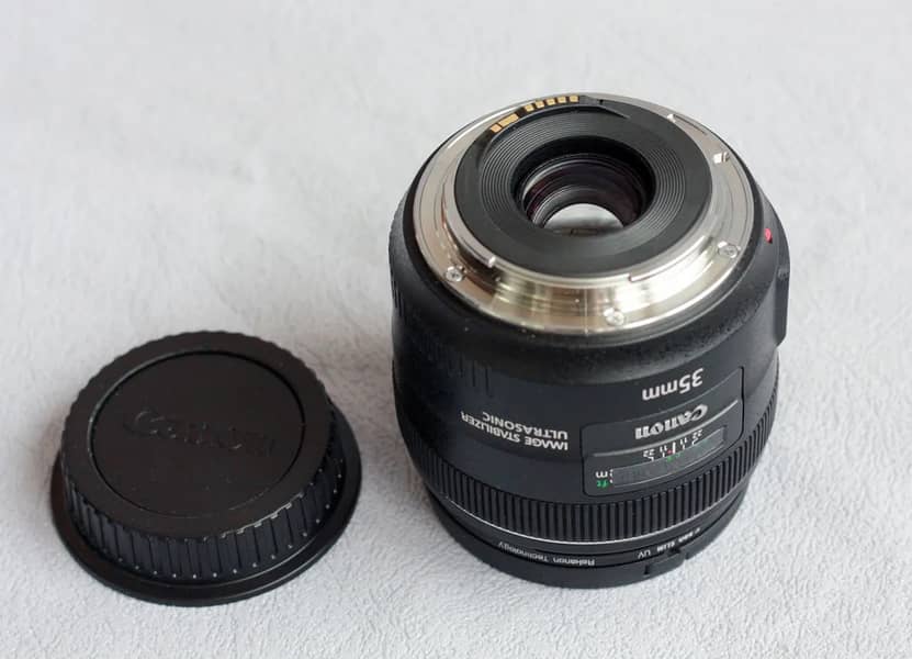 Canon EF 35mm f/2 IS USM 1