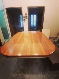 Dining Table in new condition
