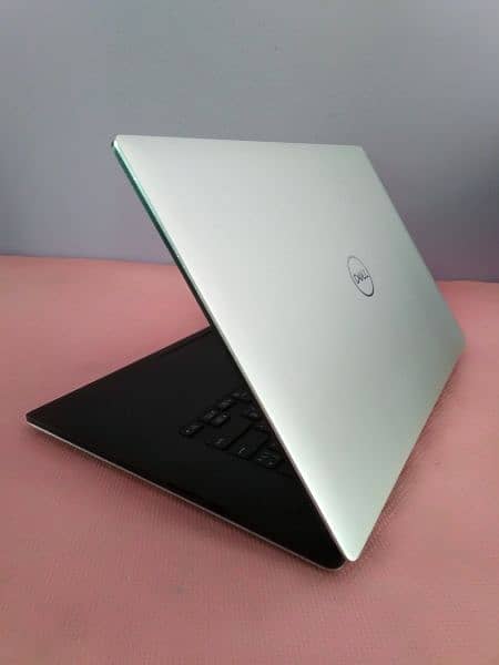 Dell precision 5530 i5 8th generation 4