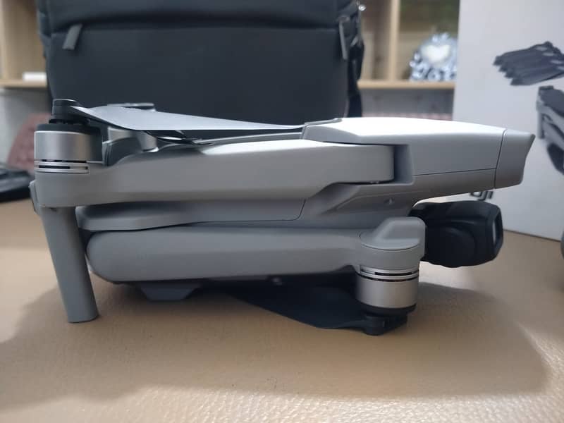 DJI mavic air 2 fly more combo in excellent condition. 3