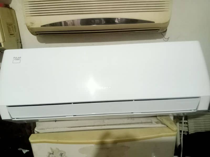 gree AC 1 ton DC Inverter 1