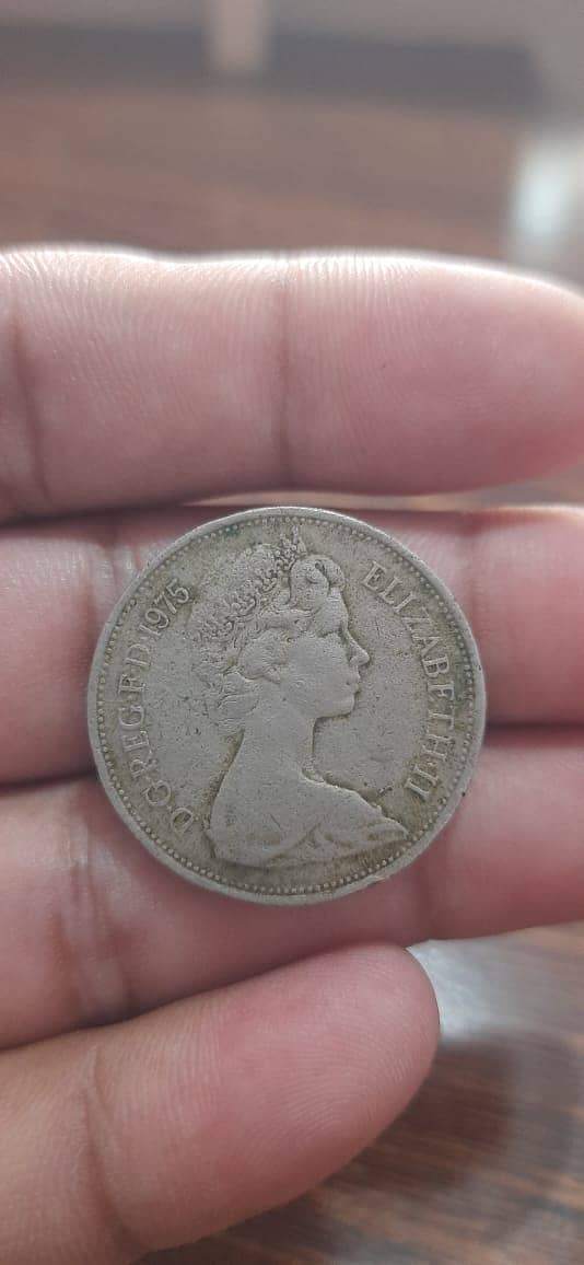 Antique coin/ British coin/ 1975 Queen Elizabeth coin/ coin for sale 2