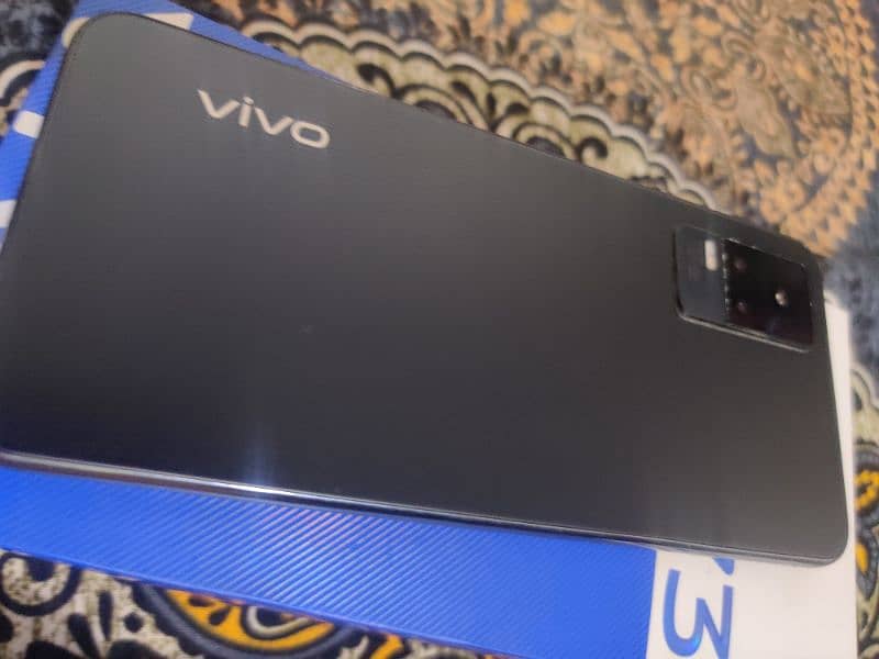 Vivo Y73 1