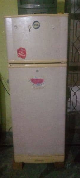 pel fridge medium size wattsapp nmbr 03125156471 4