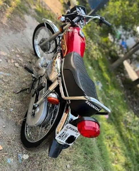 honda  125 self start 2