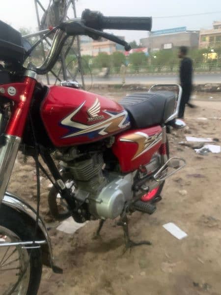 Honda 125CG red Chaska Party Door 4