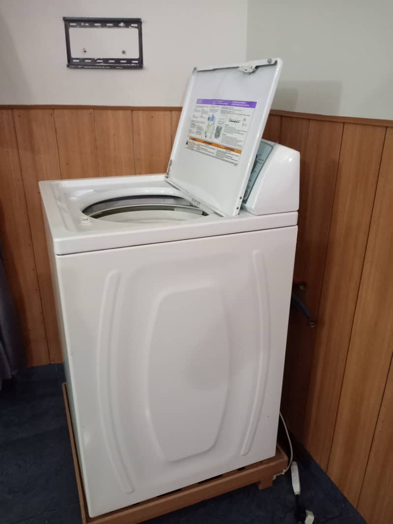 Whirlpool (U. S. A) washing machine 1