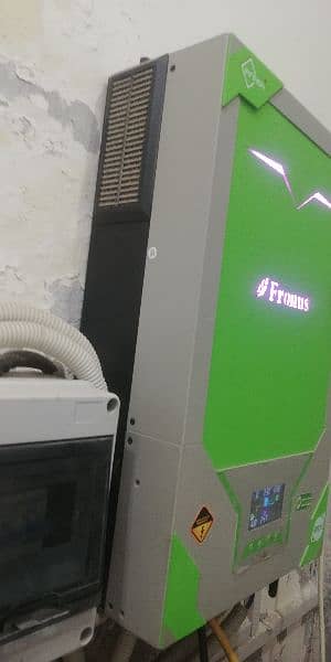 hybrid fronus wifi inverter, pv5000 new condition 4