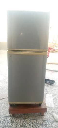 5 ft dawlance fridge for sale