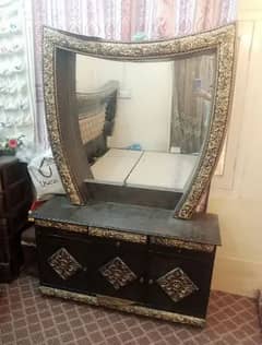 one bed one dressing table and side table