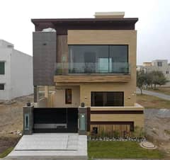 5 MARLA ULTRA MODERN SAMI FURNISHED HOUSE AVAILABLE FOR RENT