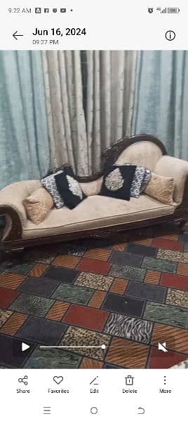 orignl condition couch only 2 year used 0
