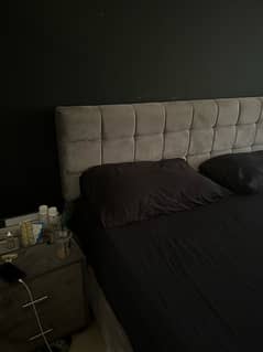 Grey Cushioned bed set w/ 2 side tables & moltyfoam mattress FOR SALE.
