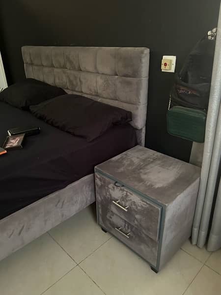 Grey Cushioned bed set w/ 2 side tables & moltyfoam mattress FOR SALE. 1