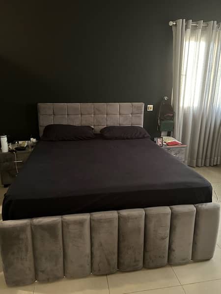 Grey Cushioned bed set w/ 2 side tables & moltyfoam mattress FOR SALE. 2