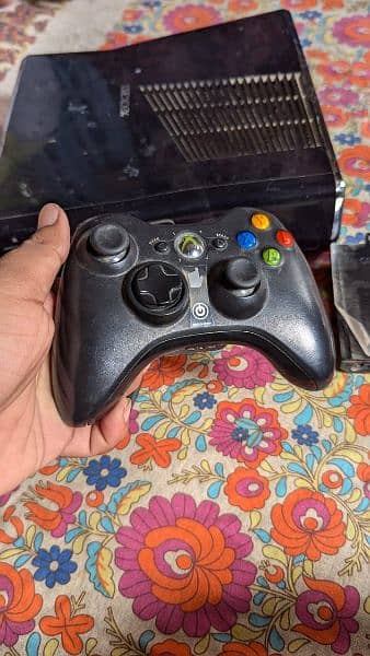 xbox 360 with 120game jailbreak with 2 hdd 1 controller 5