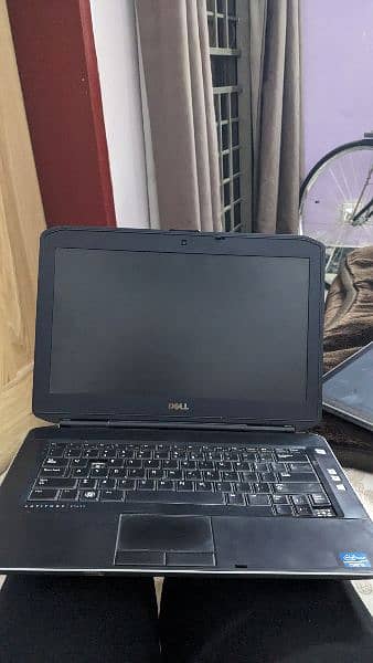 Dell Latitude E5430 0