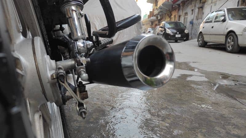one on one hand made exhaust 2